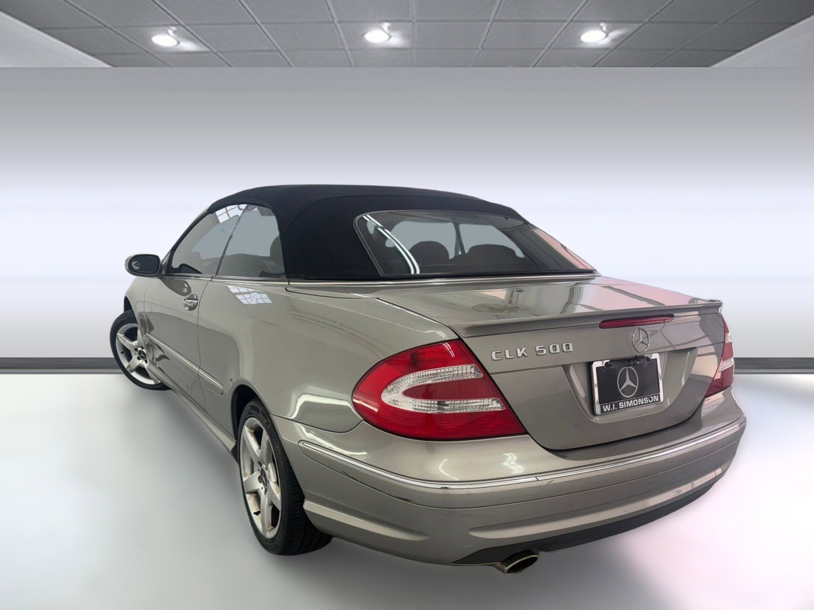 2005 Mercedes Benz CLK photo 3