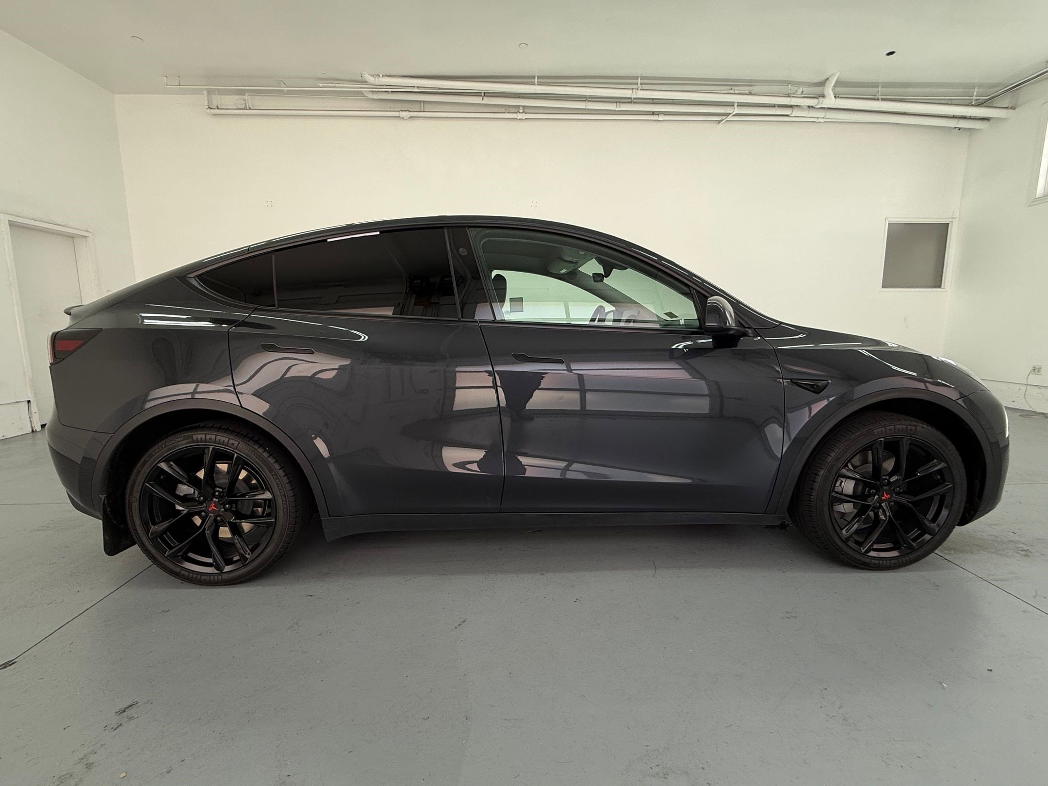 2024 Tesla Model Y RWD *Ltd Avail* photo 6