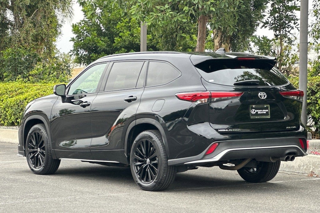 Used 2023 Toyota Highlander XSE SUV