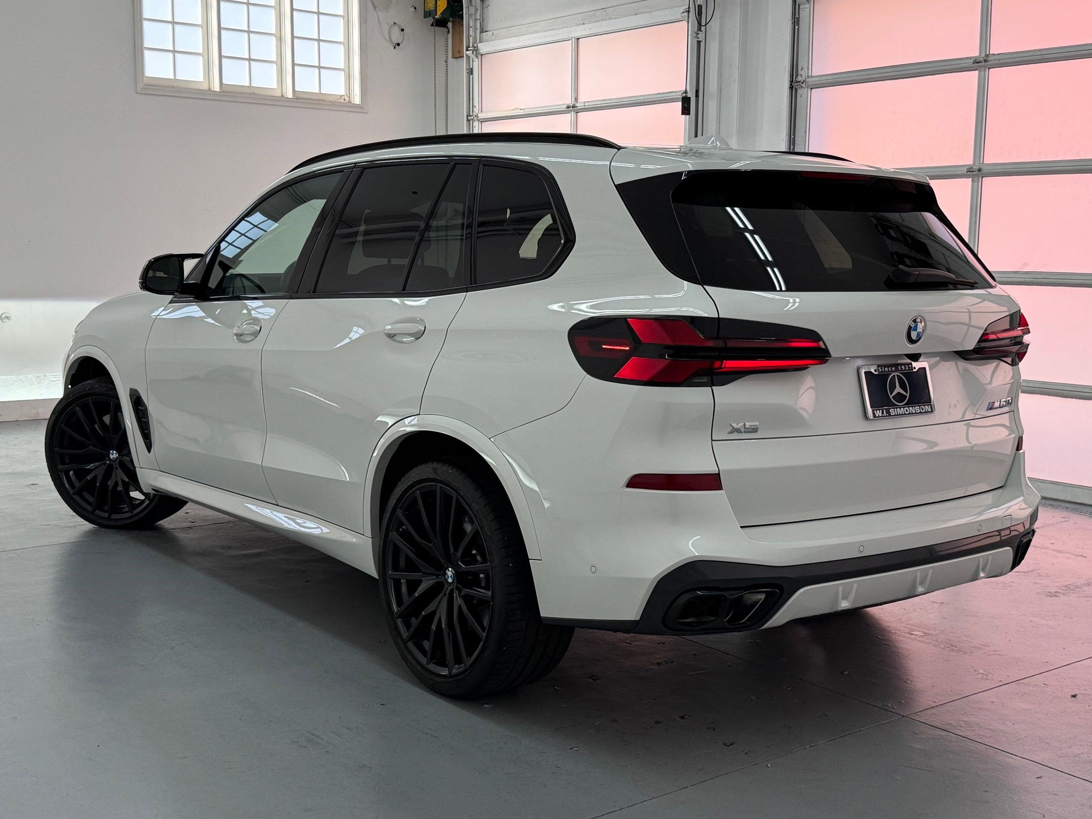 2025 BMW X5 M60i photo 2