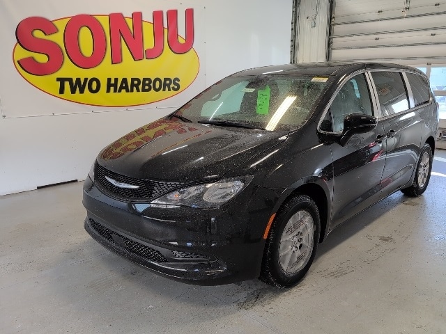 2026 Chrysler Voyager LX's photo