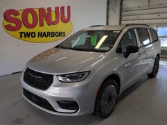 2026 Chrysler Pacifica SELECT AWD Passenger Van