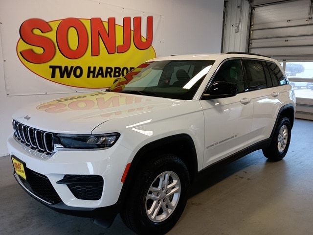 2025 Jeep Grand Cherokee LAREDO 4X4