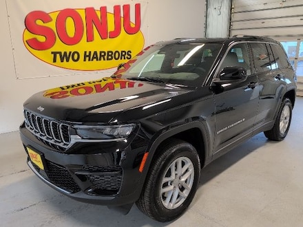 2025 Jeep Grand Cherokee LAREDO X 4X4 Sport Utility