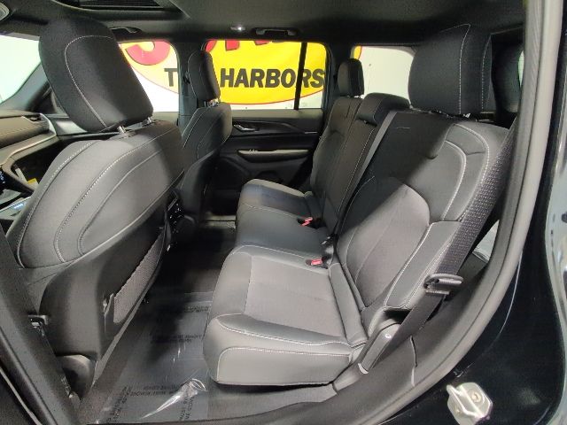 2025 Jeep Grand Cherokee Laredo - Photo 25