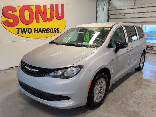 2026 Chrysler Voyager LX's photo