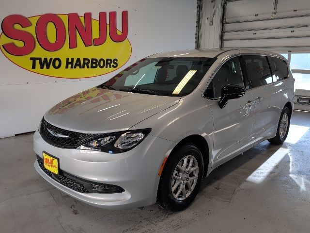 2026 Chrysler Voyager LX's photo
