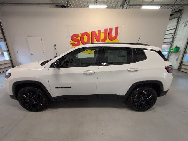 2026 Jeep Compass Latitude Altitude photo 2