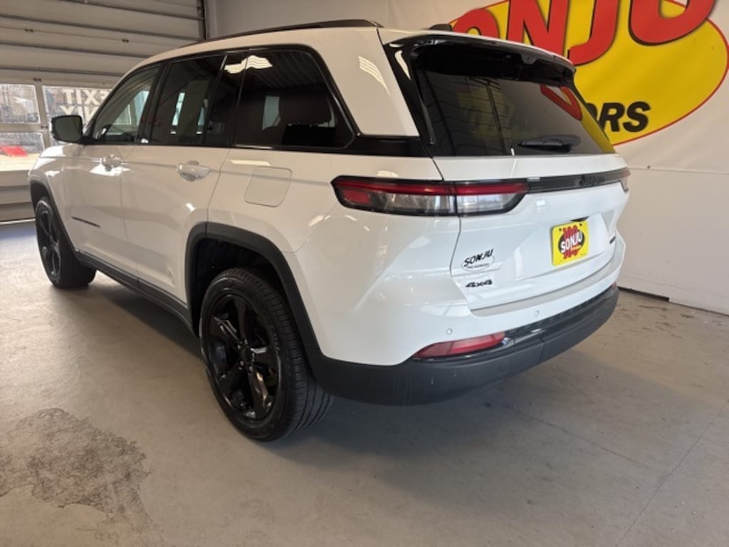 Used 2023 Jeep Grand Cherokee Limited SUV