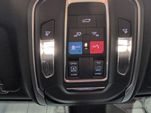 2025 Jeep Grand Cherokee Laredo - Photo 23