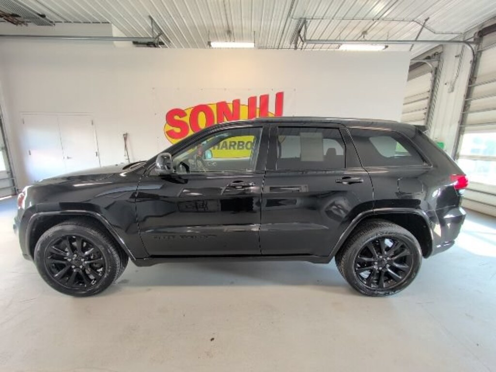 Used 2021 Jeep Grand Cherokee Laredo X 4x4 SUV