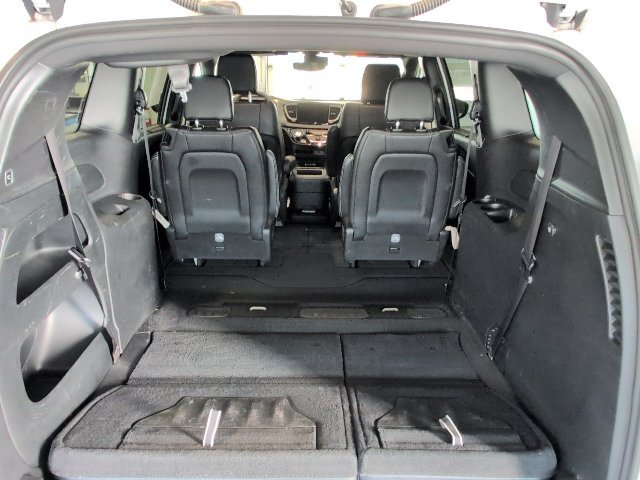 2025 Chrysler Pacifica Select - Photo 36