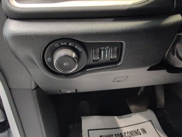 2025 Chrysler Pacifica Select - Photo 16