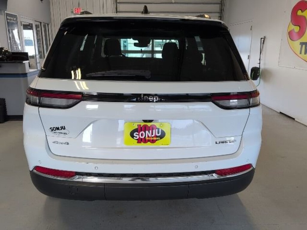 Used 2023 Jeep Grand Cherokee Laredo SUV