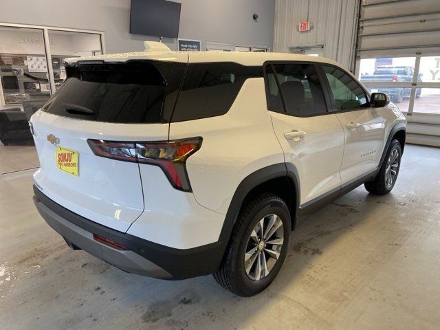 2025 Chevrolet Equinox LT photo 4