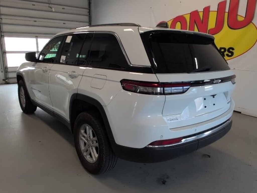Used 2023 Jeep Grand Cherokee Laredo SUV