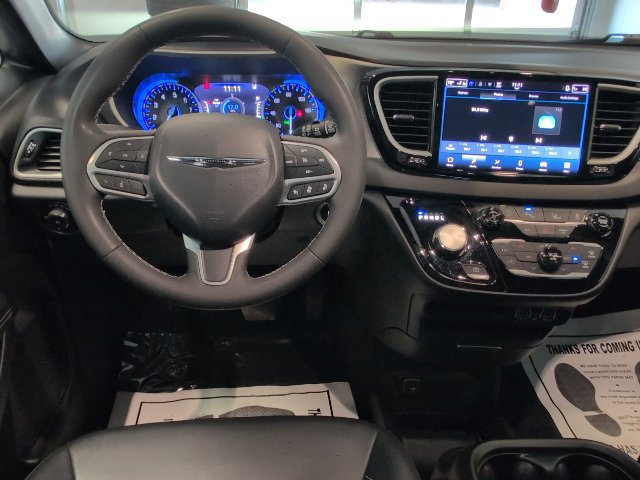 2025 Chrysler Pacifica Select - Photo 17