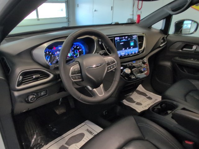 2025 Chrysler Pacifica Select - Photo 10