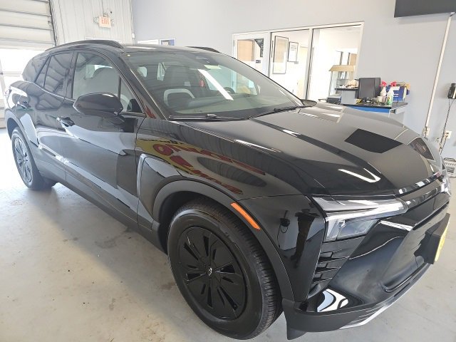 2025 Chevrolet Blazer EV photo 3