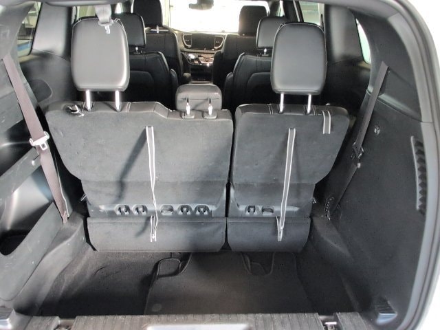 2025 Chrysler Pacifica Select - Photo 35