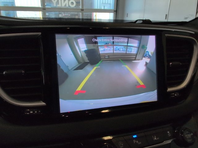 2025 Chrysler Pacifica Select - Photo 23