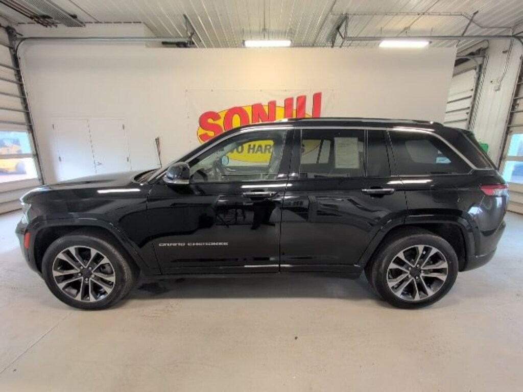 Used 2022 Jeep Grand Cherokee Overland SUV