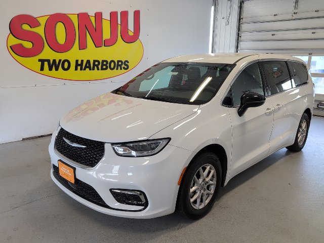 Used 2025 Chrysler Pacifica Select Van Passenger Van