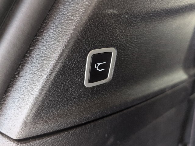 2025 Chrysler Pacifica Select - Photo 40
