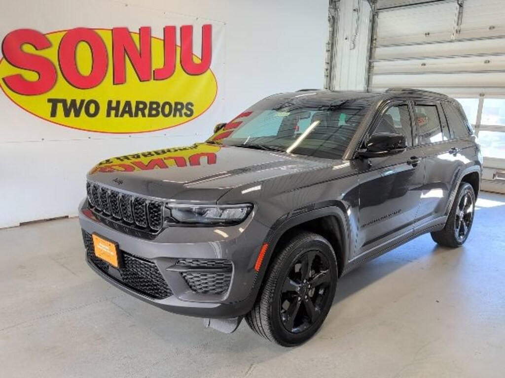 Used 2023 Jeep Grand Cherokee Altitude 4x4 SUV