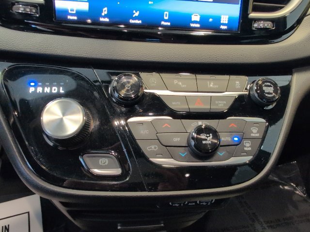 2025 Chrysler Pacifica Select - Photo 24