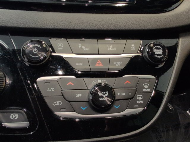 2025 Chrysler Pacifica Select - Photo 26