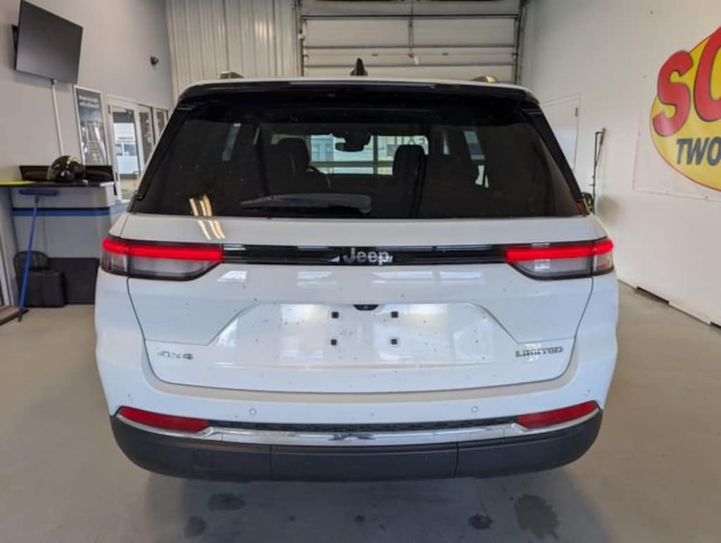 Used 2023 Jeep Grand Cherokee Limited SUV