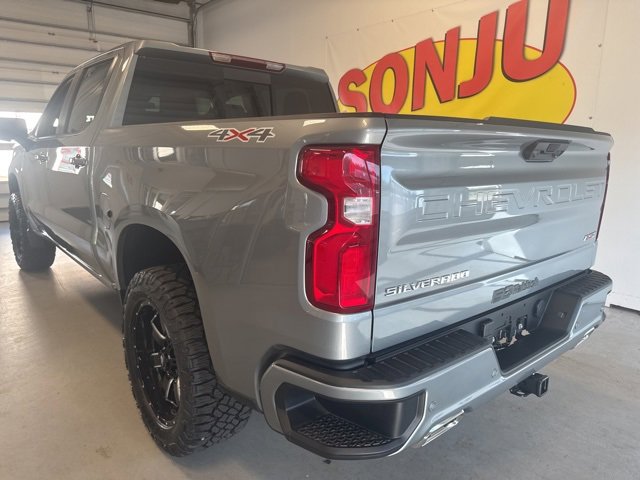 2025 Chevrolet Silverado 1500 RST photo 3
