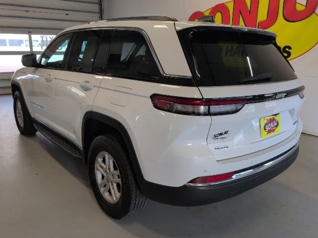 Used 2023 Jeep Grand Cherokee Laredo SUV
