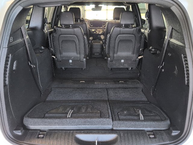 2025 Chrysler Pacifica Select - Photo 38