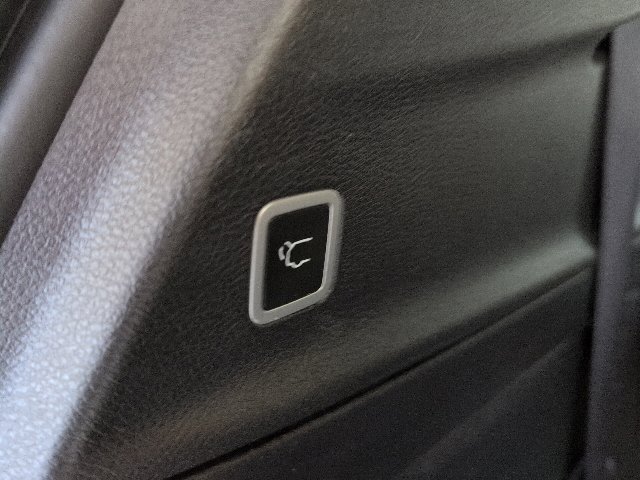 2025 Chrysler Pacifica Select - Photo 40