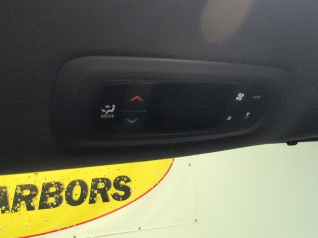 2025 Chrysler Pacifica Select - Photo 33