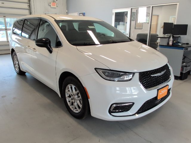 2025 Chrysler Pacifica Select - Photo 7