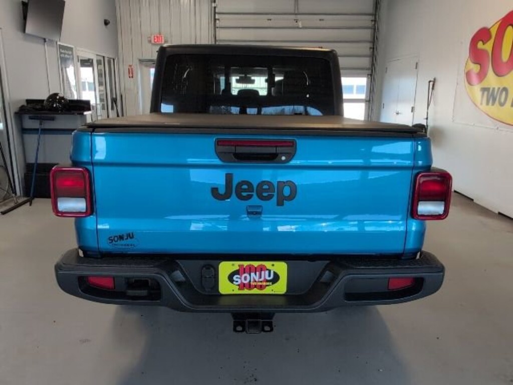Used 2022 Jeep Gladiator Altitude 4x4 Truck Crew Cab