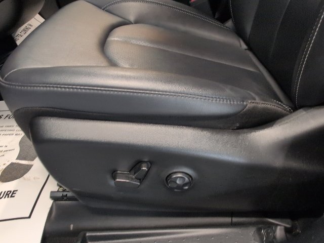 2025 Chrysler Pacifica Select - Photo 12