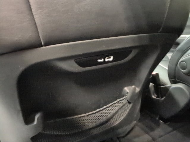 2025 Chrysler Pacifica Select - Photo 32