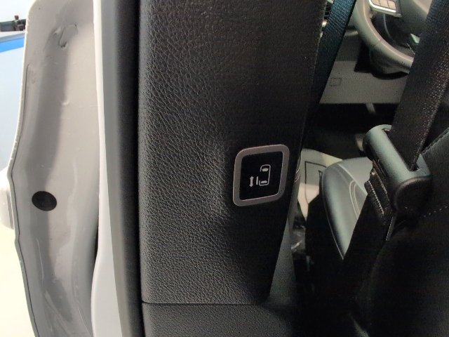 2025 Chrysler Pacifica Select - Photo 34