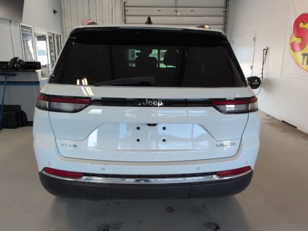 Used 2023 Jeep Grand Cherokee Laredo SUV