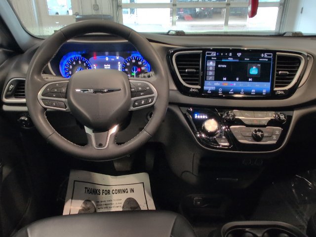 2025 Chrysler Pacifica Select - Photo 17