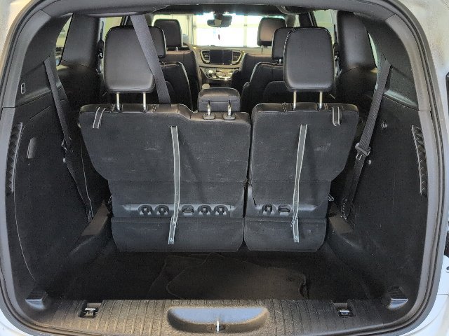 2025 Chrysler Pacifica Select - Photo 37