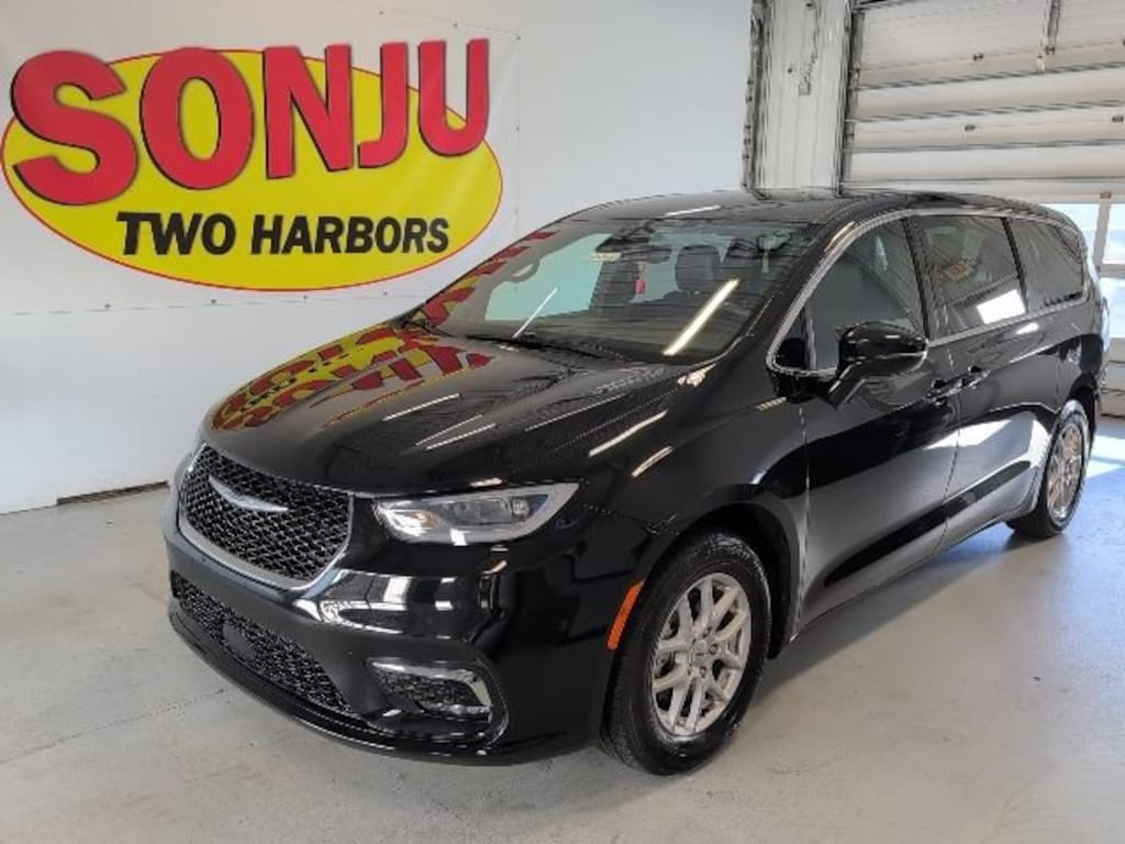 Used 2025 Chrysler Pacifica Select Van Passenger Van
