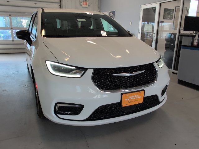 2025 Chrysler Pacifica Select - Photo 42