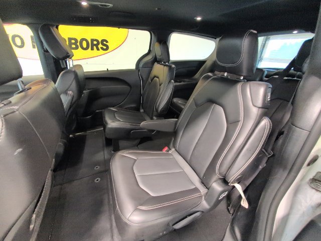 2025 Chrysler Pacifica Select - Photo 31