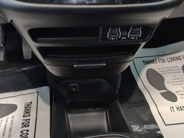 2025 Chrysler Pacifica Select - Photo 26