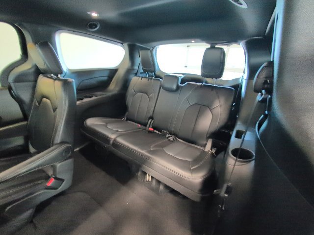2025 Chrysler Pacifica Select - Photo 32